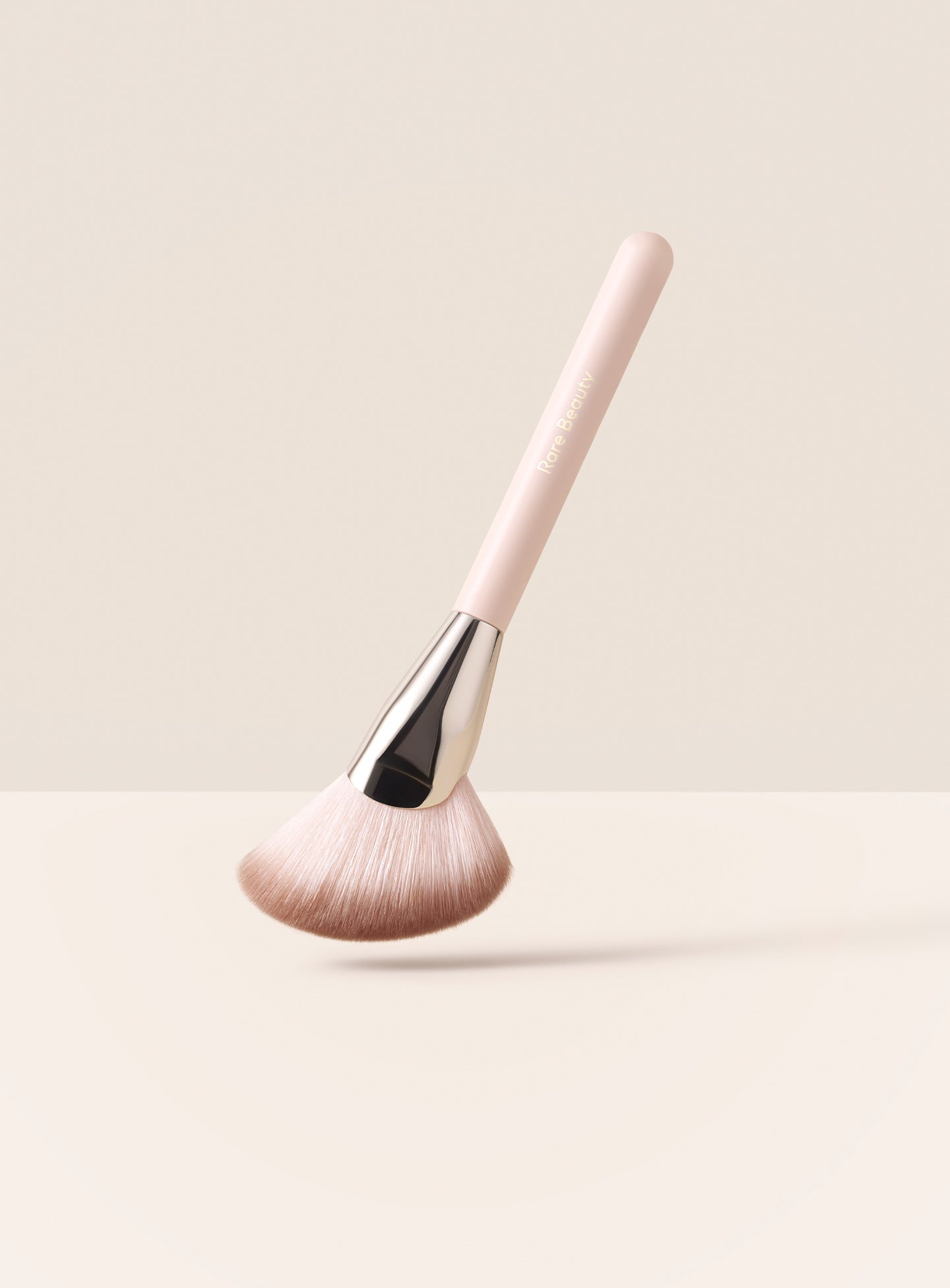 ECOMM-BRONZER-BRUSH-01